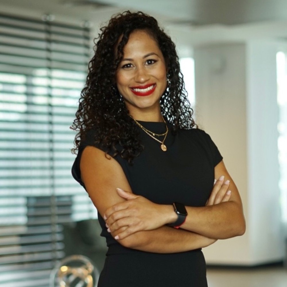 Meet your Posher, Estephanie